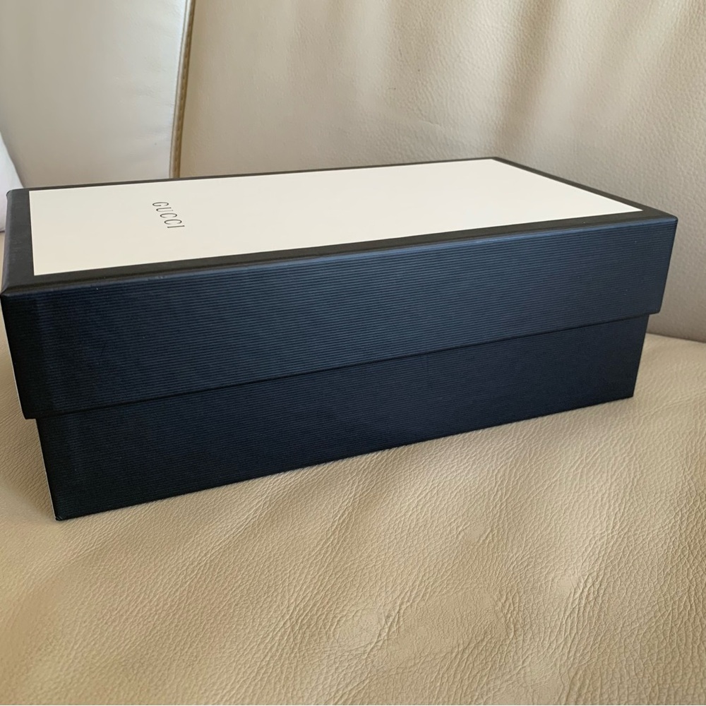 Authentic Gucci Empty Shoe Box Gift Box Black White Made in Italy w Tissue Paper - Picture 5 of 12
